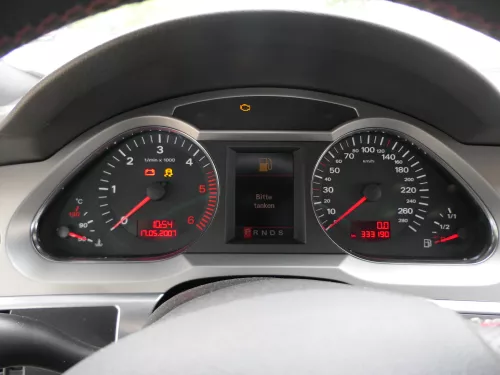 Audi A6 4F Tacho Tachometer Kombiinstrument 4F0920934GX 2.0 3.0 2.7TDI 333.000km (185907)