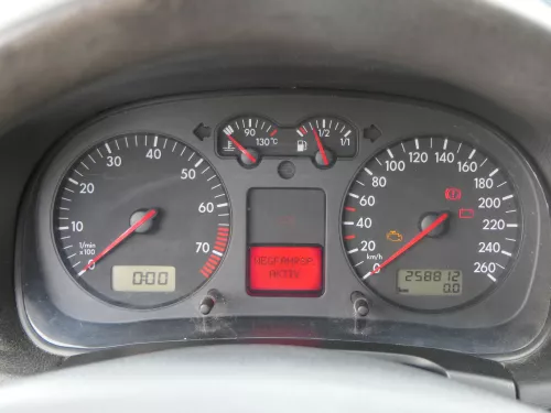 VW Golf 4 Tacho Tachometer Kombiinstrument 128.000km 1J0920825A 1,6-2,8 (186005)