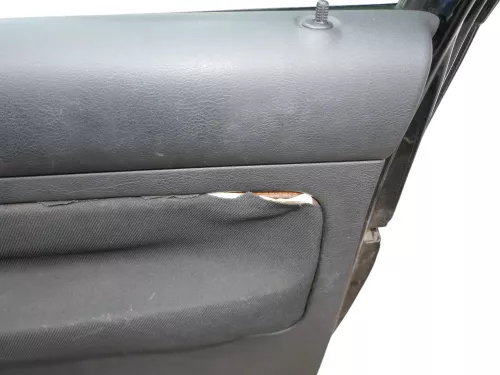 VW Golf 4 2/3-Türer Türverkleidung Verkleidung Tür vorne rechts schwarz (186008)