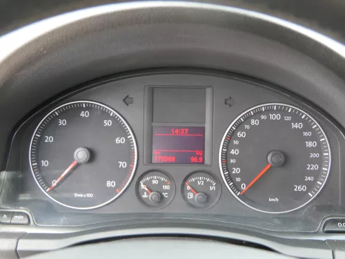 VW Golf 5 Tacho Tachometer Kombiinstrument 1K0920864AX 1,6 75kw BSE 179.000km (186035)