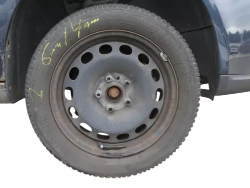 2x VW Passat 3C Golf Reifen Winterrreifen M&S 205/55 R16 91H Felgen 4-6mm (186073)
