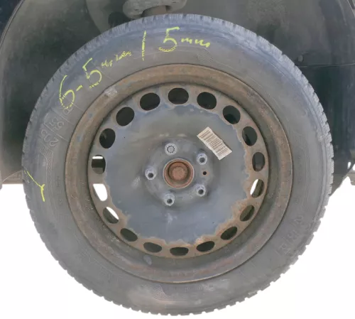 4x VW Passat 3C Golf Reifen Winterrreifen M&S 205/55 R16 91H Felgen 5-6mm (186133)