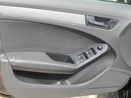 1x A4 8K B8 Türverkleidung Verkleidung Tür vorne links schwarz - MÄNGEL!!! (186165)