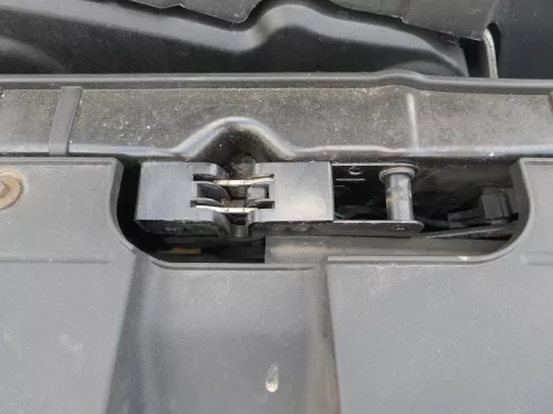 Audi A4 8K Motorhaube Motorhaubenschloß Schloß Klappenschloß vorn ## (186237)