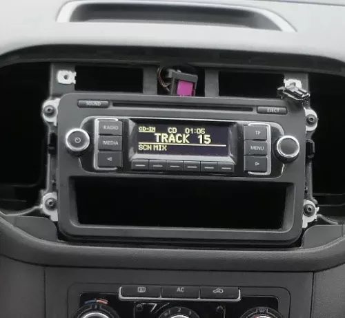 VW Polo 6R Golf Plus Radio CD- Player 5M0035156A /D ULVW MP3 mit Code RCD 210 (126423)