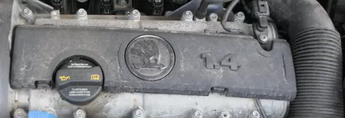 Skoda Fabia 5J Motorabdeckung Abdeckung Motor CGGP 1,4 16V 03C103939N (186461)