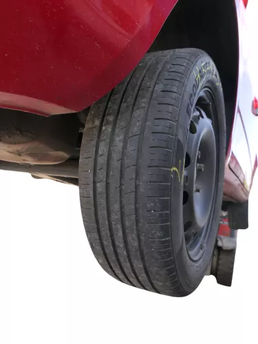 4x VW Polo 9N 6R Felgen Reifen 195/55 R15 85V Sommerreifen ca. 4-6mm  (186466)