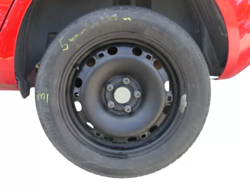 4x VW Polo 9N 6R Felgen Reifen 195/55 R15 85V Sommerreifen ca. 4-6mm  (186466)