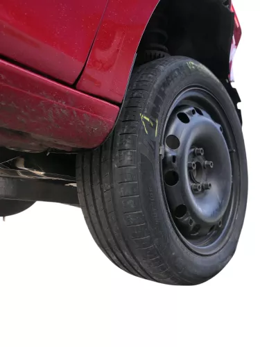 4x VW Polo 9N 6R Felgen Reifen 195/55 R15 85V Sommerreifen ca. 4-6mm  (186466)