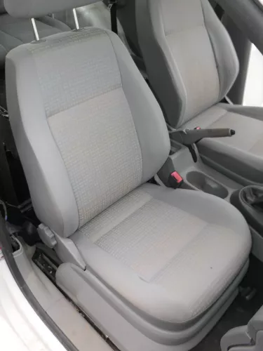 VW Caddy 3 2K für Post Sitz vorne rechts Beifahrersitz + Schiene + Gurt (186501)