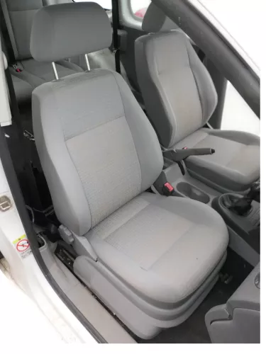 VW Caddy 3 2K für Post Sitz vorne rechts Beifahrersitz + Schiene + Gurt (186501)