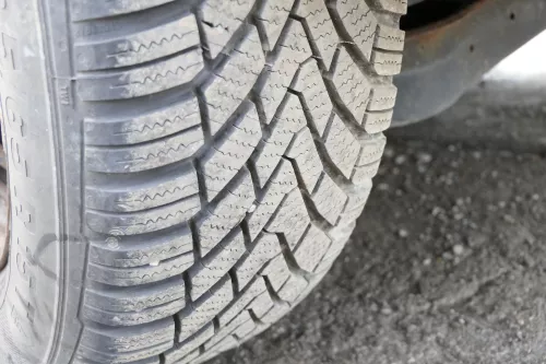 VW Golf 6 Caddy 2K 195/65 R15 91T Winterreifen M+S Felgen Reifen M&S ca. 6-9mm (140015)