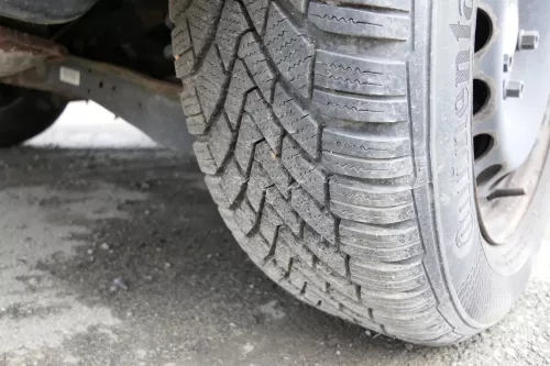 VW Golf 6 Caddy 2K 195/65 R15 91T Winterreifen M+S Felgen Reifen M&S ca. 6-9mm (140015)