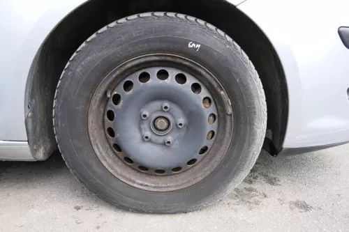 VW Golf 6 Caddy 2K 195/65 R15 91T Winterreifen M+S Felgen Reifen M&S ca. 6-9mm (140015)
