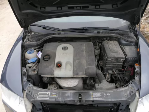 VW Golf 5 1,6 FSI BLF Kühlmittelrohr Rohr Schlauch Leitung 1K0122157FP