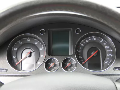 VW Passat 3C Tacho Tachometer 311.000km 3C0920870T Benzin BLF