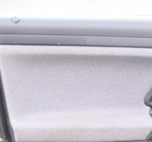 1x Skoda Fabia 5J Stufenheck Türverkleidung Verkleidung Tür vorne links Griff