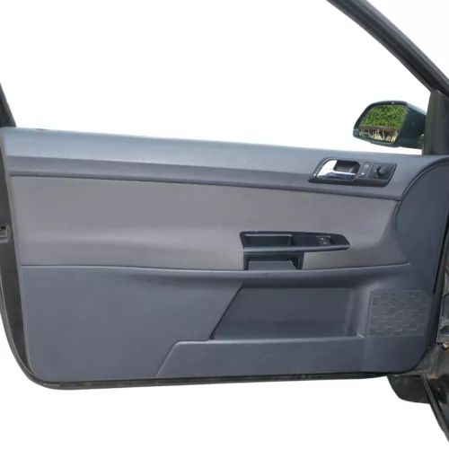 1x VW Polo 9N Türverkleidung Verkleidung Tür vorne links 2/3-Türer Griff Öffner