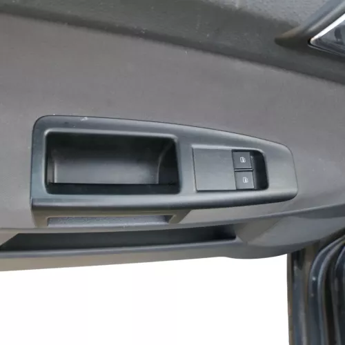 1x VW Polo 9N Türverkleidung Verkleidung Tür vorne links 2/3-Türer Griff Öffner (186798)