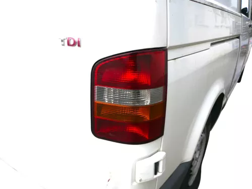 VW T5 Rücklicht hinten rechts Rückleuchte Heckleuchte Lampenträger - Flügeltür