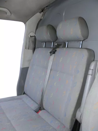 T5 Sitz vorne rechts Beifahrersitz Sitzbank Doppelsitz mit Sitzkonsole + Kopfstü (186919)