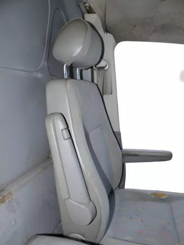 VW T5 Sitz vorne links Fahrersitz grau - ohne Kopfstütze - Armlehne Lehne (186920)