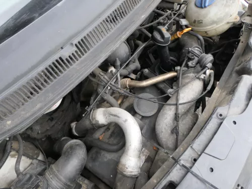 VW T5 2,5 TDI Leitung Leitungen Kraftstoffleitung Rohre Rohr 7H0130307R