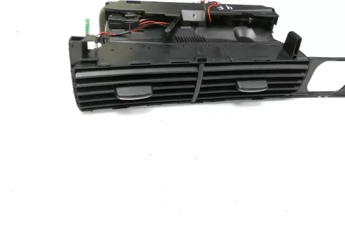 Audi A6 4F Lüftungsdüse Düse Lüftung vorne in der Mitte Armaturenbrett 4F1820951 (153409)