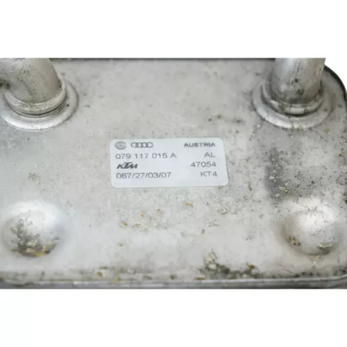Audi A6 4F Ölkühler Halter Kühlker Öl 079117015A BVJ 4,2 8 Zylinder ## (187161)