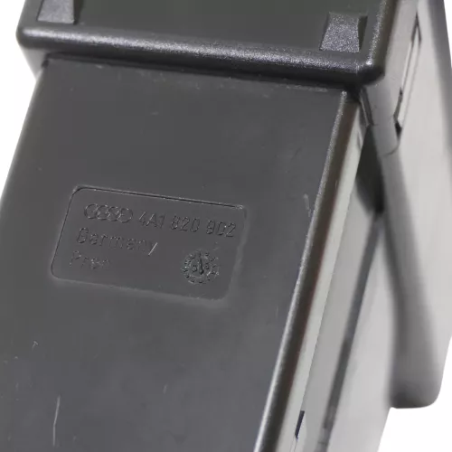 Audi A6 4A Lüftungsdüse Düse Lüftung vorne rechts Armaturenbrett 4A1820902 (149972)