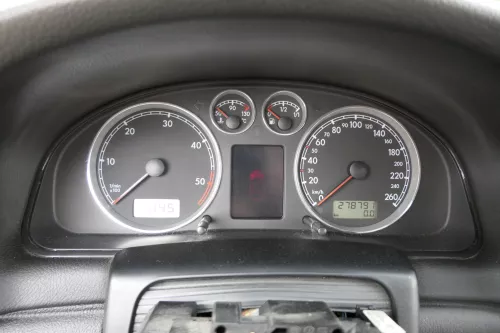VW Passat 3BG Tacho Tachometer Kombiinstrument 3B0920847E Diesel TDI 2,5 278.000