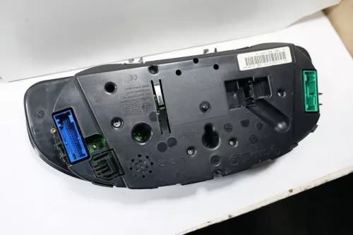 VW Passat 3BG Tacho Tachometer Kombiinstrument 349.000km 3B0920825A Diesel TDI (165245)