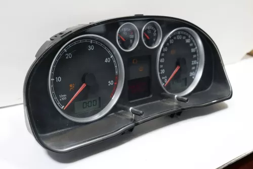 VW Passat 3BG Tacho Tachometer Kombiinstrument 349.000km 3B0920825A Diesel TDI (165245)