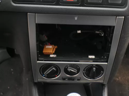 VW Golf 4 Bora Mittelkonsole Verkleidung um Radio 1j1858069G Dekor silber netzop