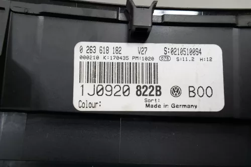 VW Golf 4 Tacho Tachometer Kombiinstrument 233.000km 1J0920822BX TDI Diesel (200427)