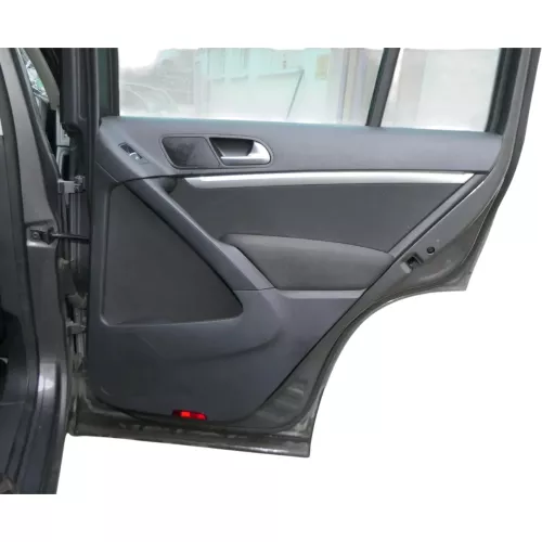 VW Tiguan 5N 1x Türverkleidung Verkleidung Tür hinten rechts schwarz