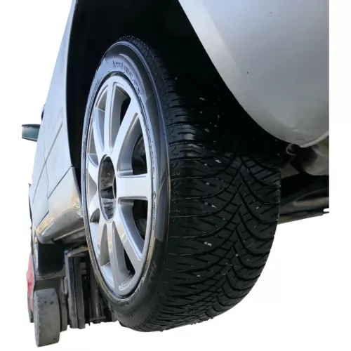 4x VW Golf 5 9N 6Y Reifen 235/45 R17 94V Allwetterreifen 2x ca5-7mm 2x 3,5-5mm (200541)