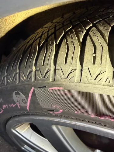 4x VW Golf 5 9N 6Y Reifen 235/45 R17 94V Allwetterreifen 2x ca5-7mm 2x 3,5-5mm (200541)