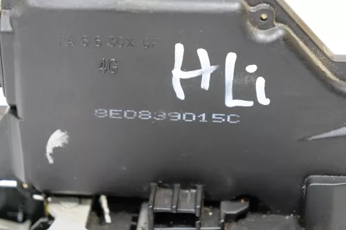 Audi A4 8E Stellmotor Tür Türschloß mit ZV hinten links 8E0839015C (200551)