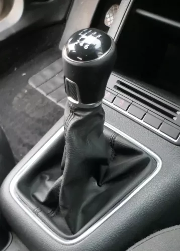 VW Tiguan 5N Schaltknauf Schaltsack Schaltung Schaltknüppel 6-Gang Leder (200585)
