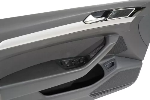 Passat 3C 3G B8 Türverkleidung Verkleidung Tür vorne links schwarz (200648)