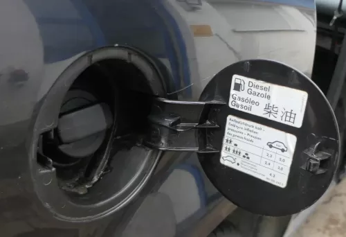 VW Passat 3B Kombi Tankdeckel Klappe Tankklappe Deckel Tank schwarz LC9Z (150263)