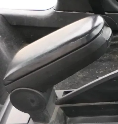 VW Passat 3B Mittelarmlehne Armlehne Lehne Mitte Deckel defekt (200864)