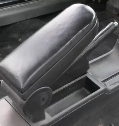 VW Passat 3B Mittelarmlehne Armlehne Lehne Mitte Deckel defekt (200864)