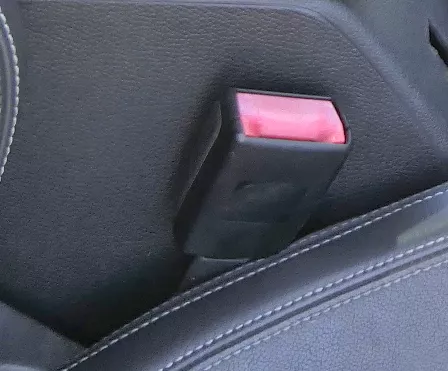 Golf Scirocco Gurtschloß Schloß Gurt 3AA857756D vorne rechts Beifahrersitz Sitz