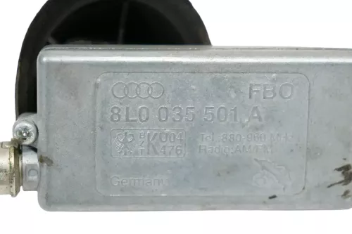 Audi A3 8L A4 B5 Antenne Antennenstab Antennensockel Sockel 8L0035501A (117902)