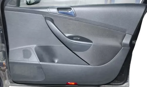1x VW Passat 3C Variant Türverkleidung Verkleidung Tür vorne rechts schwarz (201102)