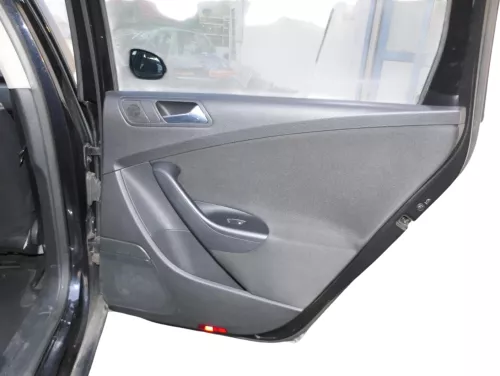 1x VW Passat 3C Variant Türverkleidung Verkleidung Tür hinten rechts schwarz (201104)