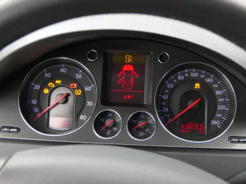 VW Passat 3C Tacho Tachometer 201.000km 3C0920870T Benzin BLF BVY
