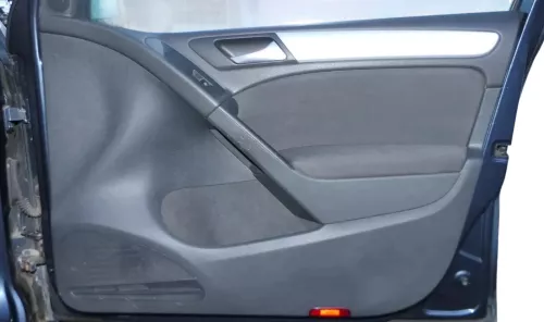 1x VW Golf 6 5K Türverkleidung Verkleidung Tür vorne rechts 4/5-Türer schwarz